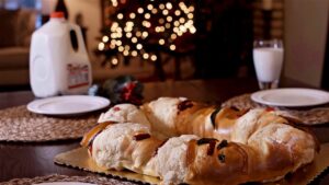 La Bonita Supermarkets-Rosca de Reyes -Three Kings Wreath Bread-Vida Bonita